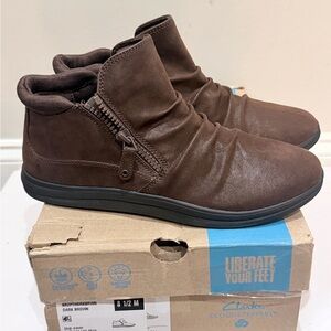 New Clarks Women's Breeze Range Ruched Ankle Booties Dark Brown Size 8.5